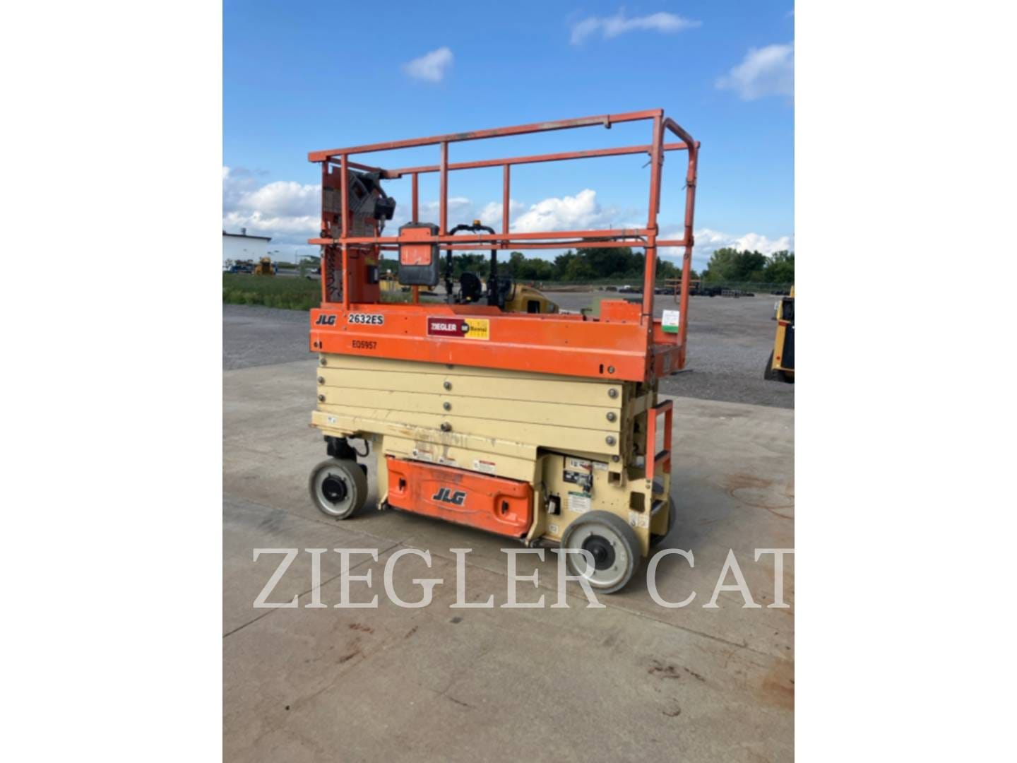 2016 JLG 2632ES Equipment Image0