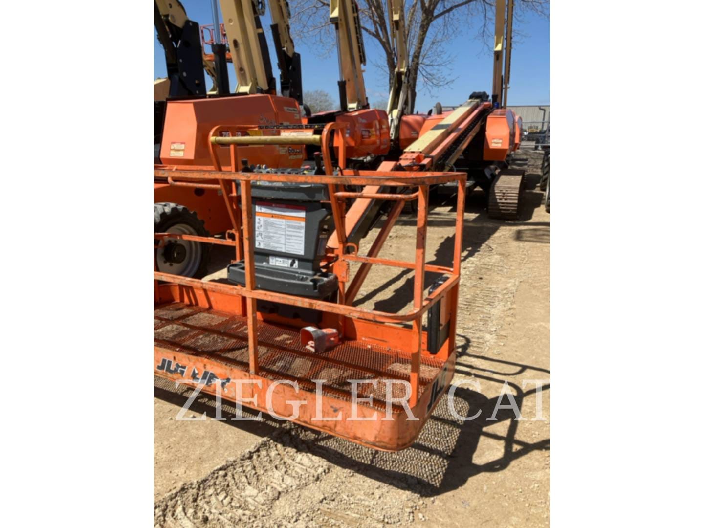 2016 JLG 660SJC Equipment Image0
