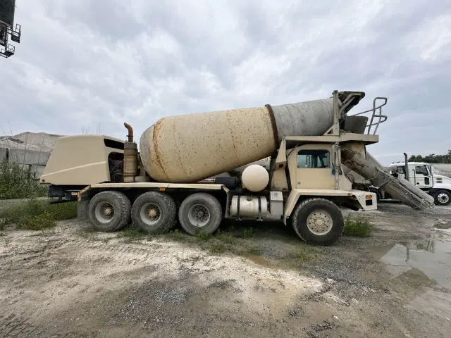 Image of Oshkosh S-2346 equipment image 3