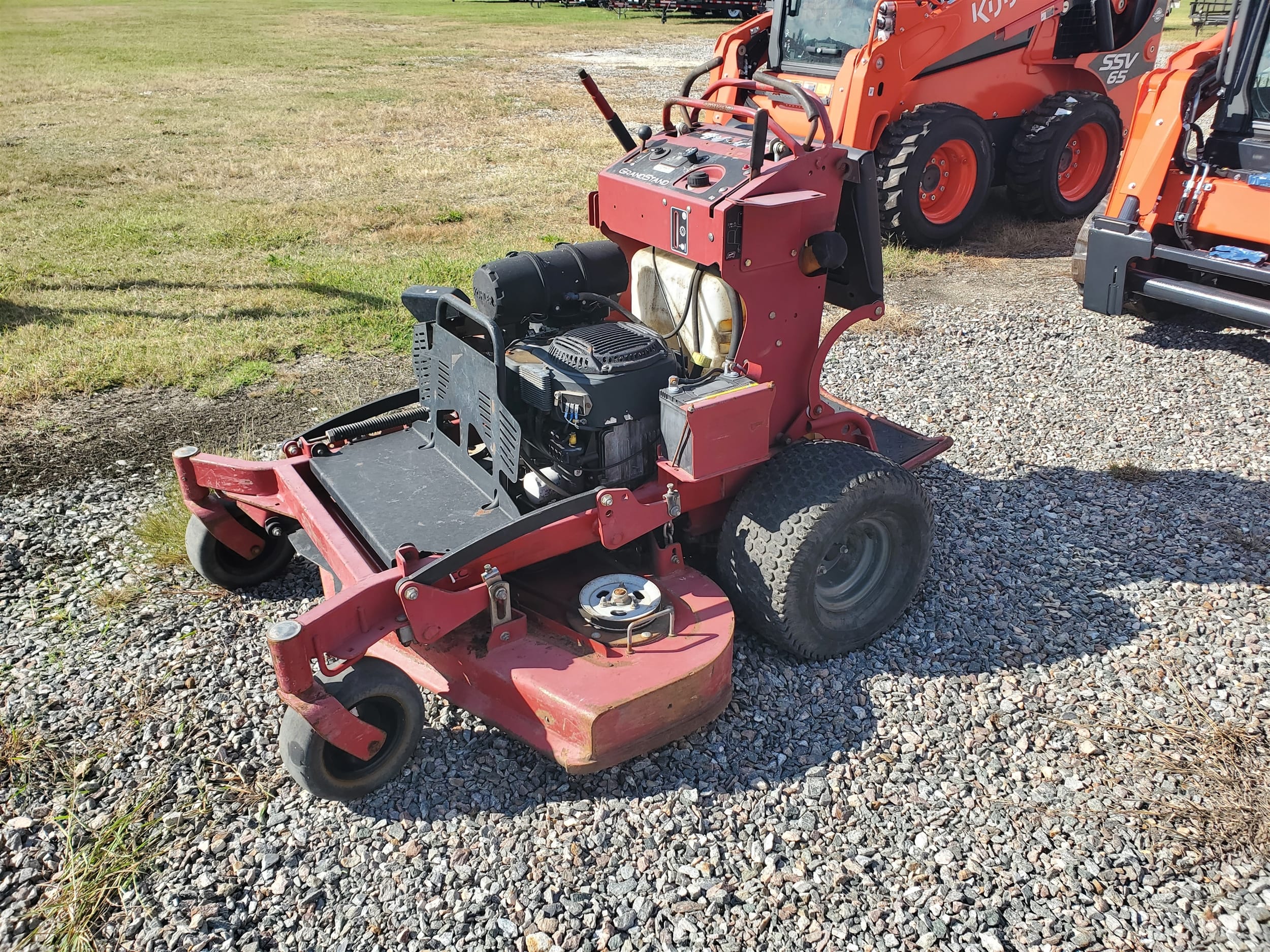 2016 Toro Grandstand Equipment Image0