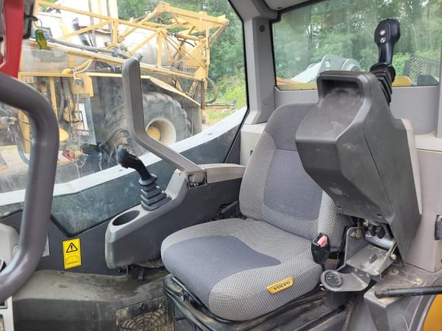 Image of Volvo MC135C equipment image 4