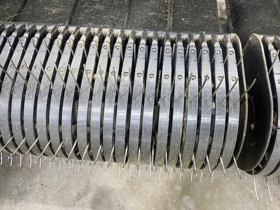 Image of Oxbo 330 equipment image 1