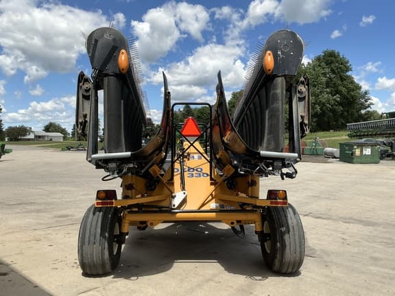 Image of Oxbo 330 equipment image 4