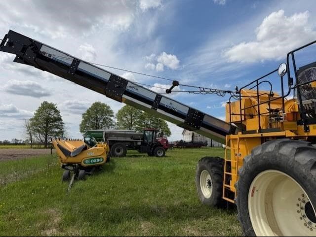 Image of Oxbo 8435 equipment image 3