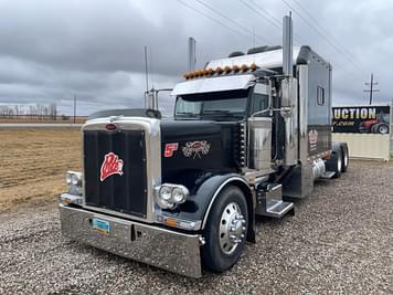 Main image Peterbilt 389