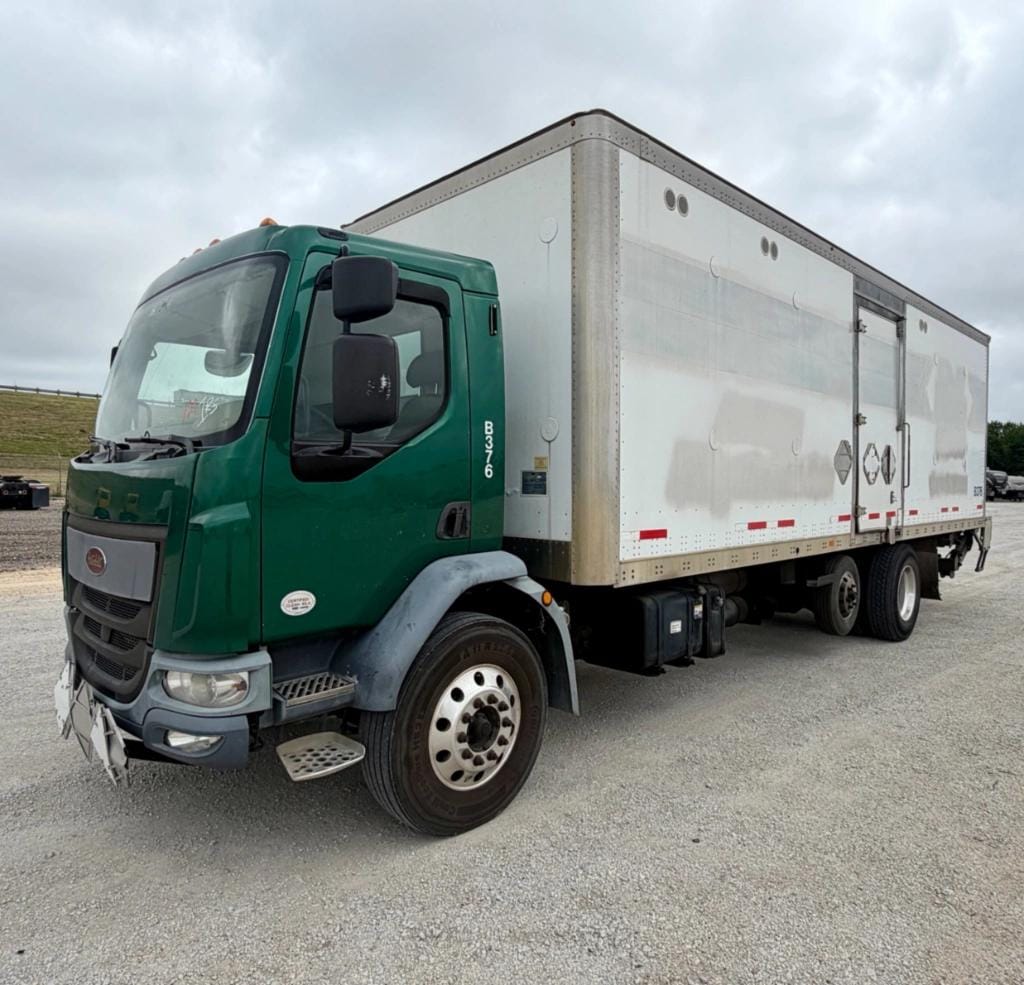 2016 Peterbilt 220 Equipment Image0