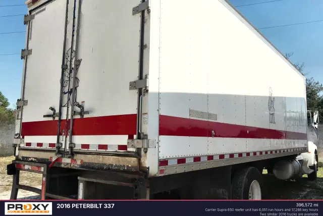 Image of Peterbilt 337 equipment image 2