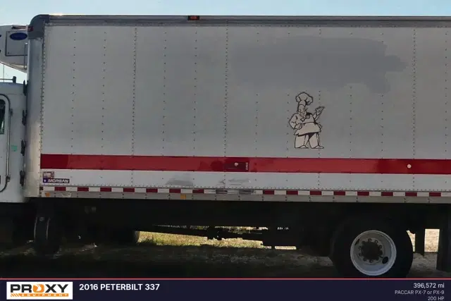 Image of Peterbilt 337 equipment image 3