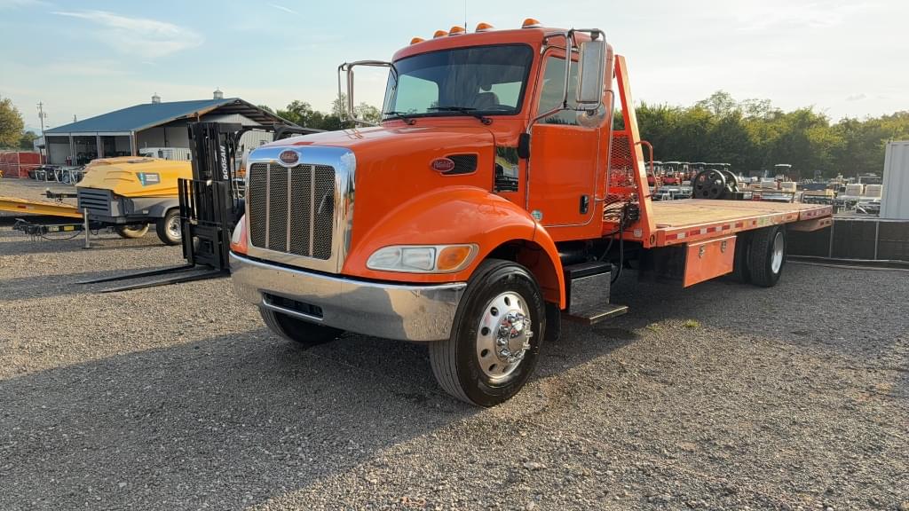 Image of Peterbilt 337 Primary image