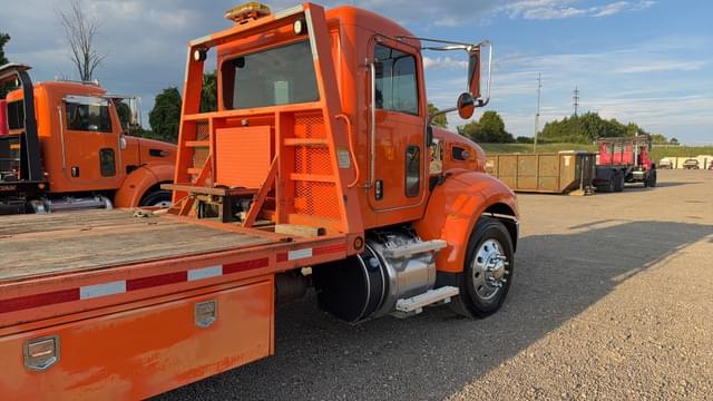 Image of Peterbilt 337 equipment image 4