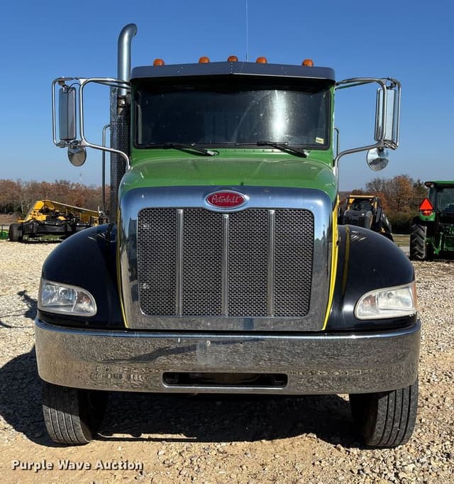 Image of Peterbilt 337 equipment image 1