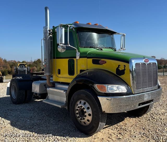 Image of Peterbilt 337 equipment image 2
