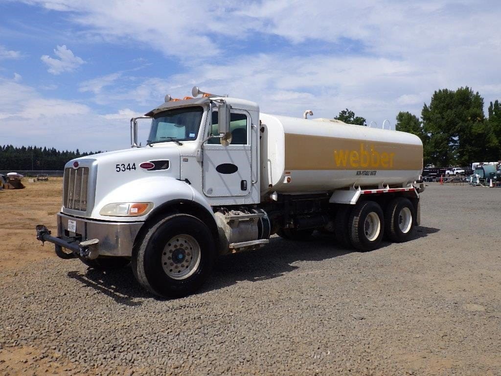 2016 Peterbilt 348 Equipment Image0