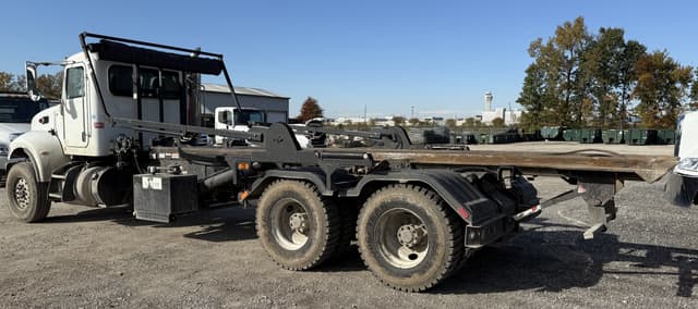 Image of Peterbilt 348 equipment image 3