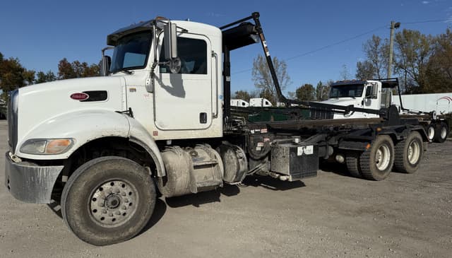Image of Peterbilt 348 equipment image 1