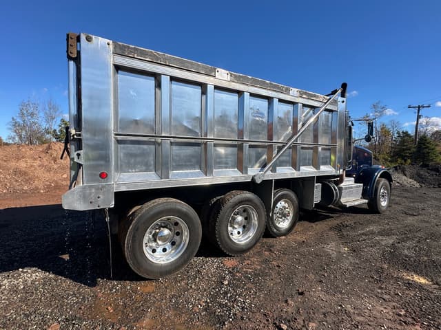 Image of Peterbilt 365 equipment image 3