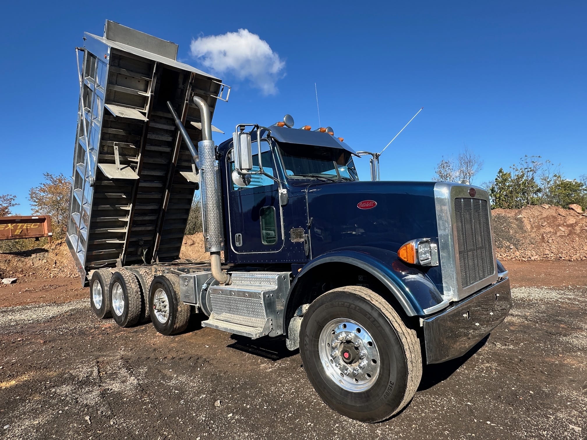 2016 Peterbilt 365 Equipment Image0