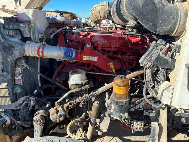 Image of Peterbilt 365 equipment image 4