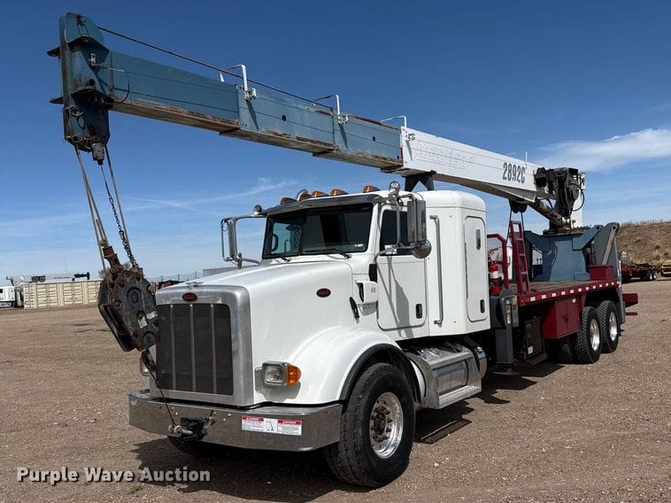 2016 Peterbilt 365 Equipment Image0
