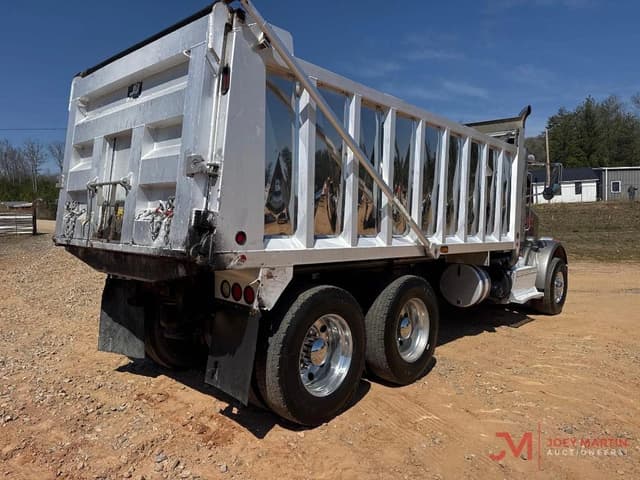 Image of Peterbilt 365 equipment image 2