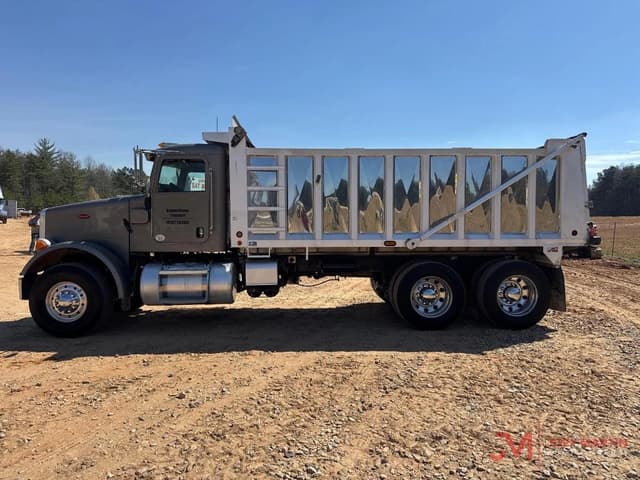 Image of Peterbilt 365 equipment image 4