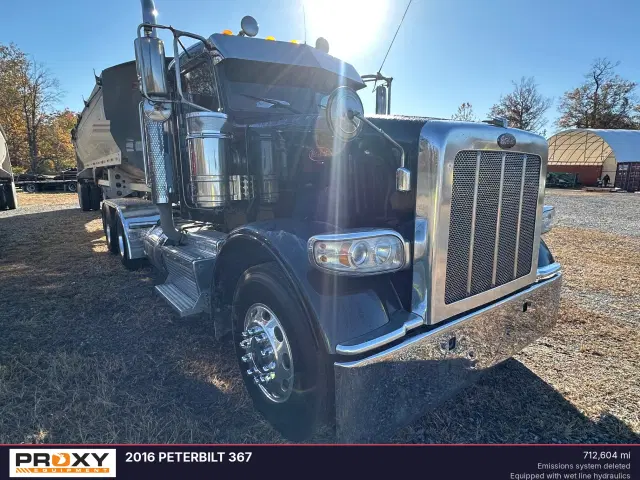 Image of Peterbilt 367 equipment image 2