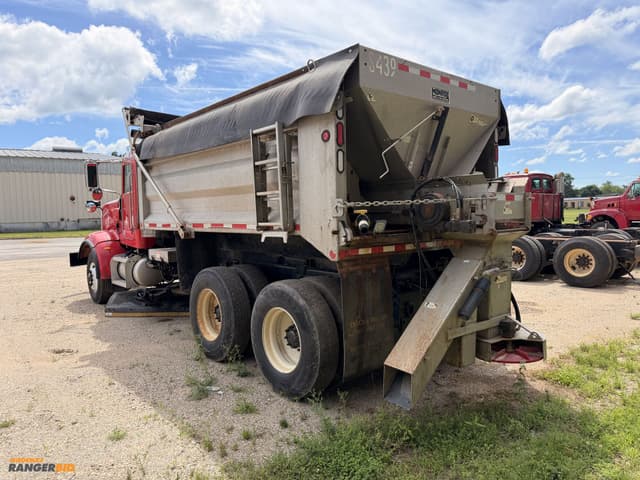 Image of Peterbilt 367 equipment image 2