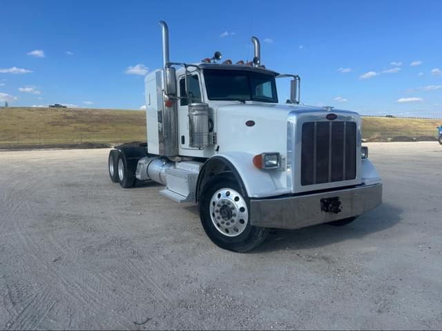 Image of Peterbilt 367 equipment image 2
