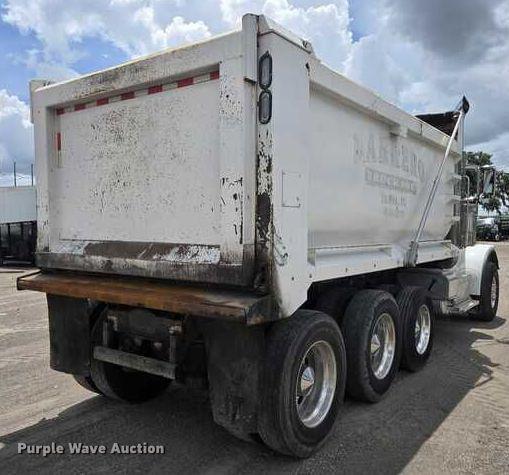 Image of Peterbilt 367 equipment image 4