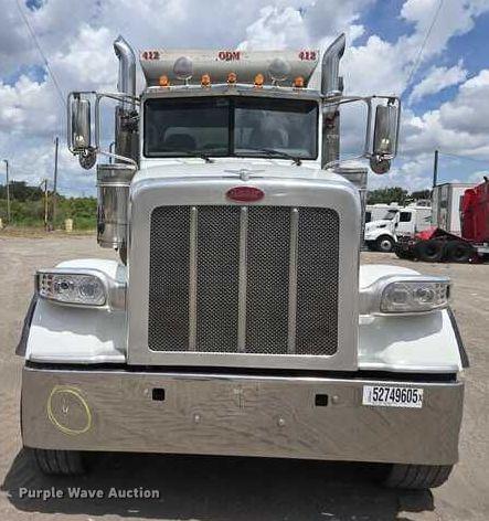 Image of Peterbilt 367 equipment image 1