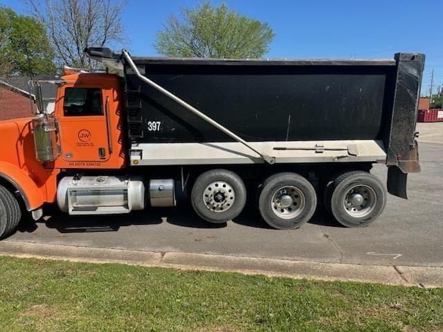 Image of Peterbilt 367 equipment image 2