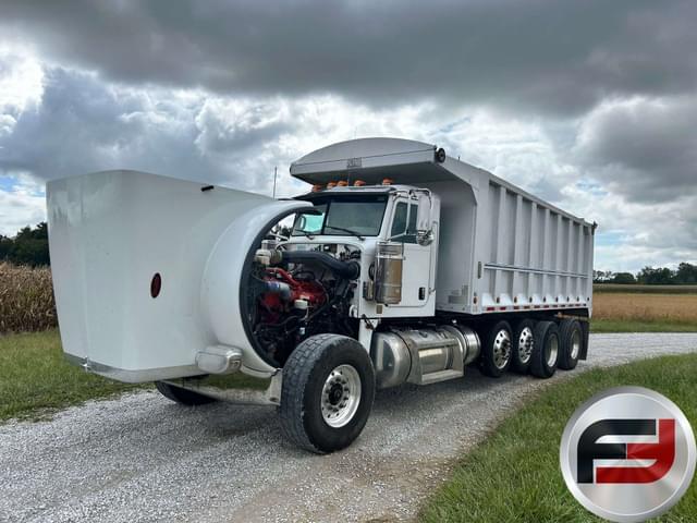 Image of Peterbilt 367 equipment image 4