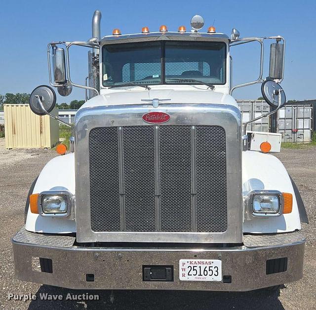 Image of Peterbilt 367 equipment image 1