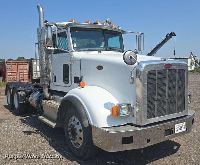 Image of Peterbilt 367 equipment image 2