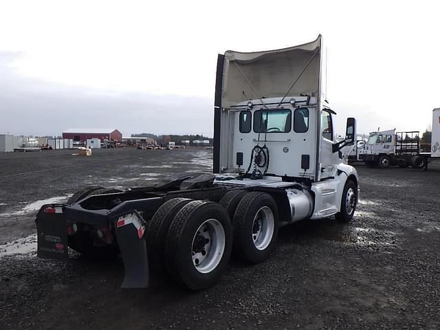 Image of Peterbilt 375 equipment image 3