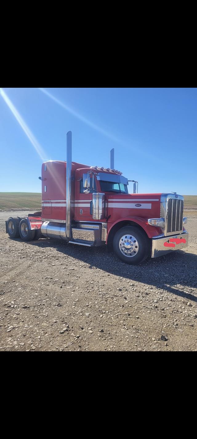 Image of Peterbilt 389 equipment image 1
