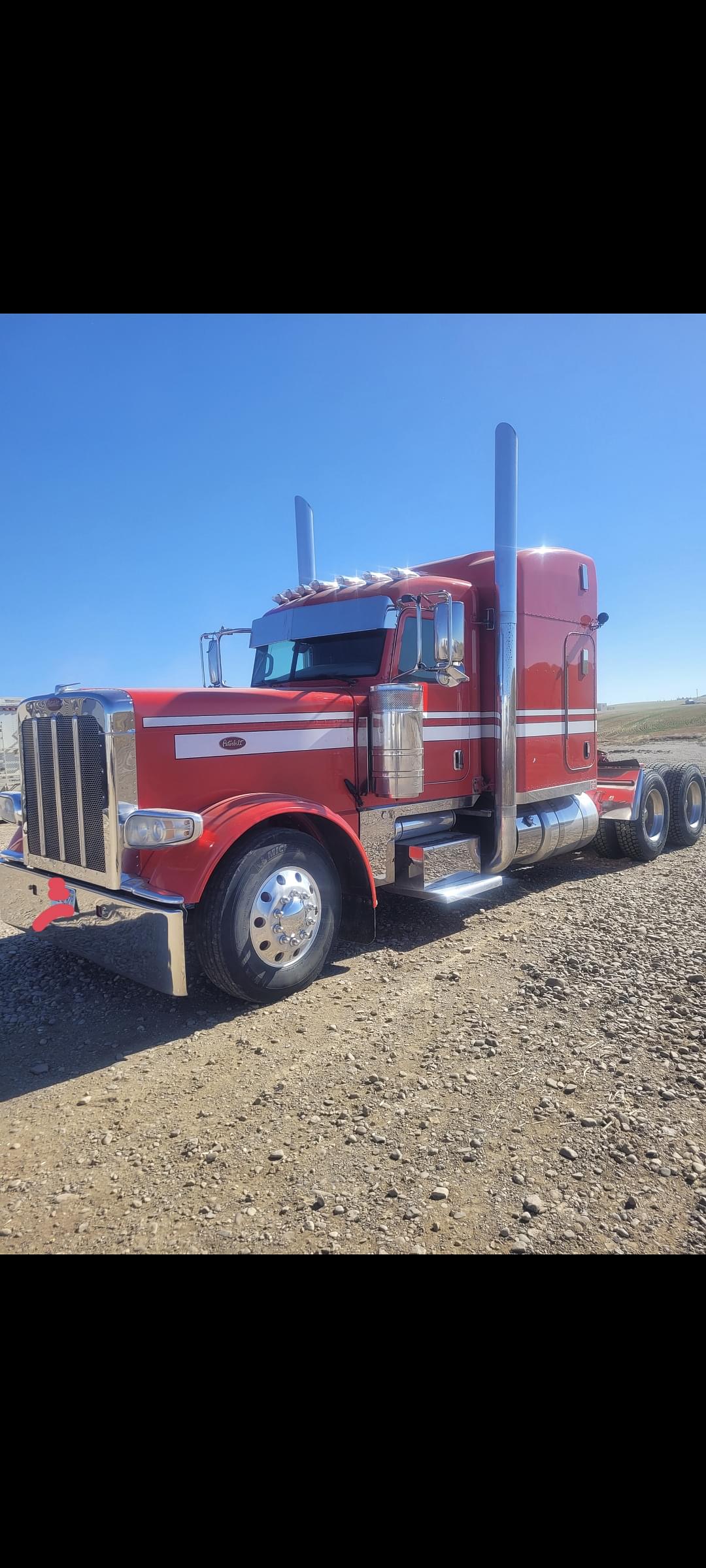 Image of Peterbilt 389 Primary image