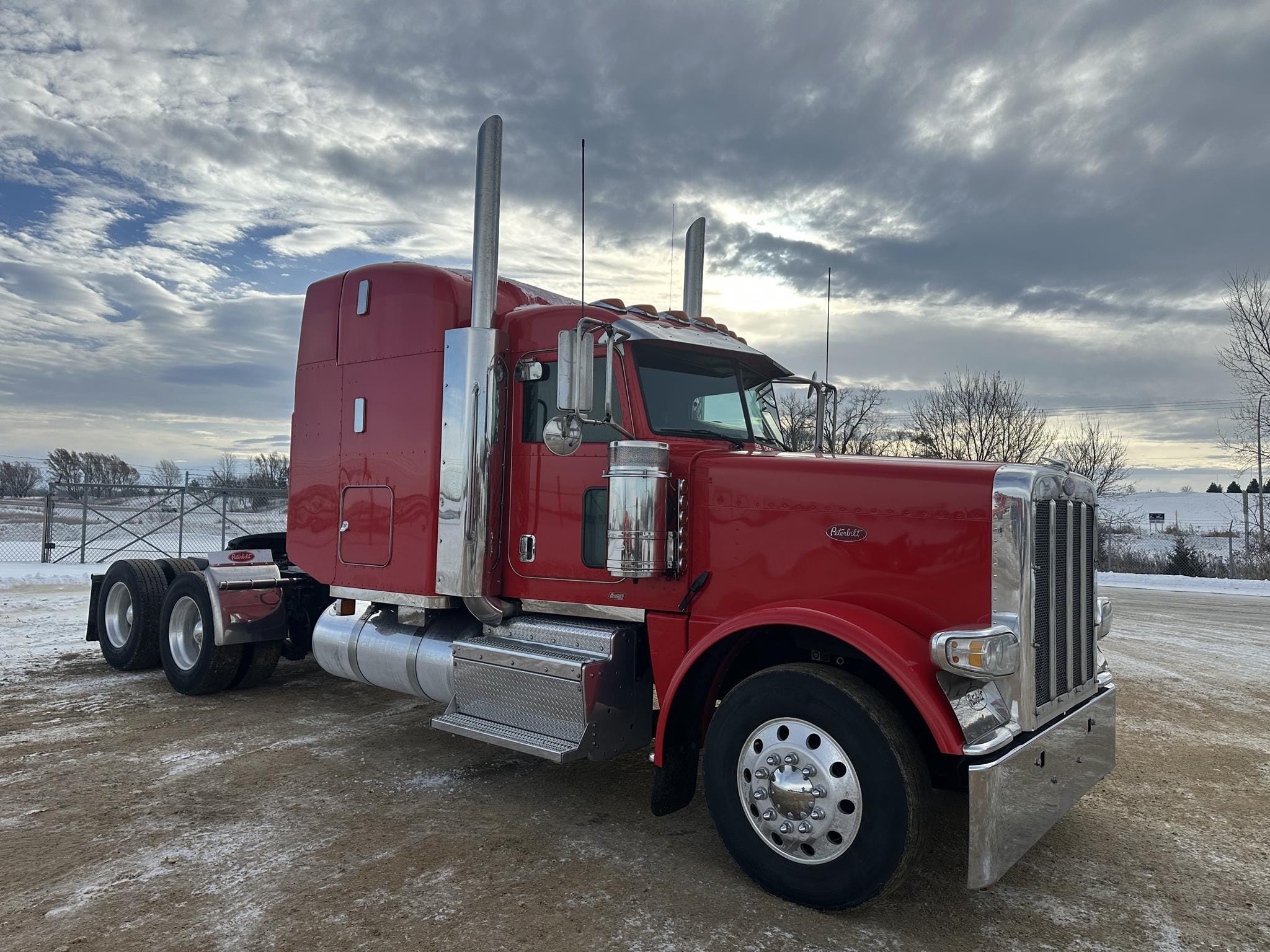 2016 Peterbilt 389 Equipment Image0