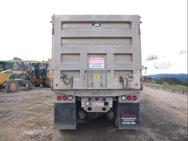 Image of Peterbilt 389 equipment image 3