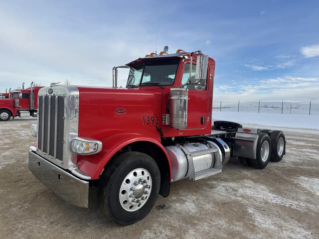 Image of Peterbilt 389 equipment image 2