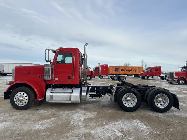 Image of Peterbilt 389 equipment image 3