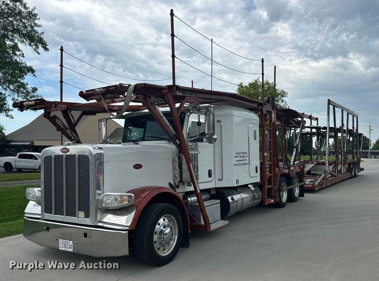 Main image Peterbilt 389