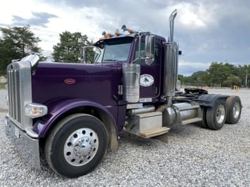 Main image Peterbilt 389