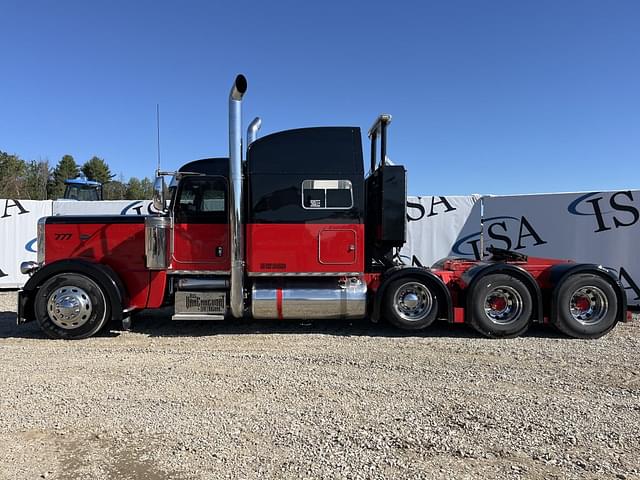 Image of Peterbilt 389 equipment image 1