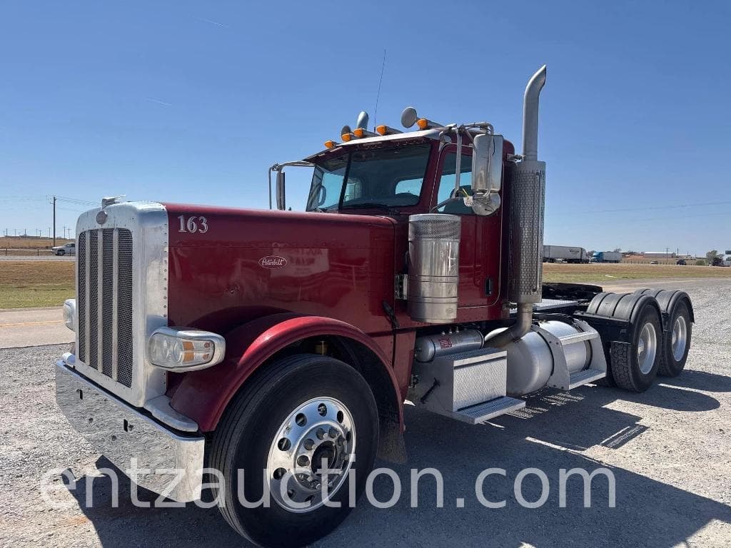 Image of Peterbilt 389 Primary image