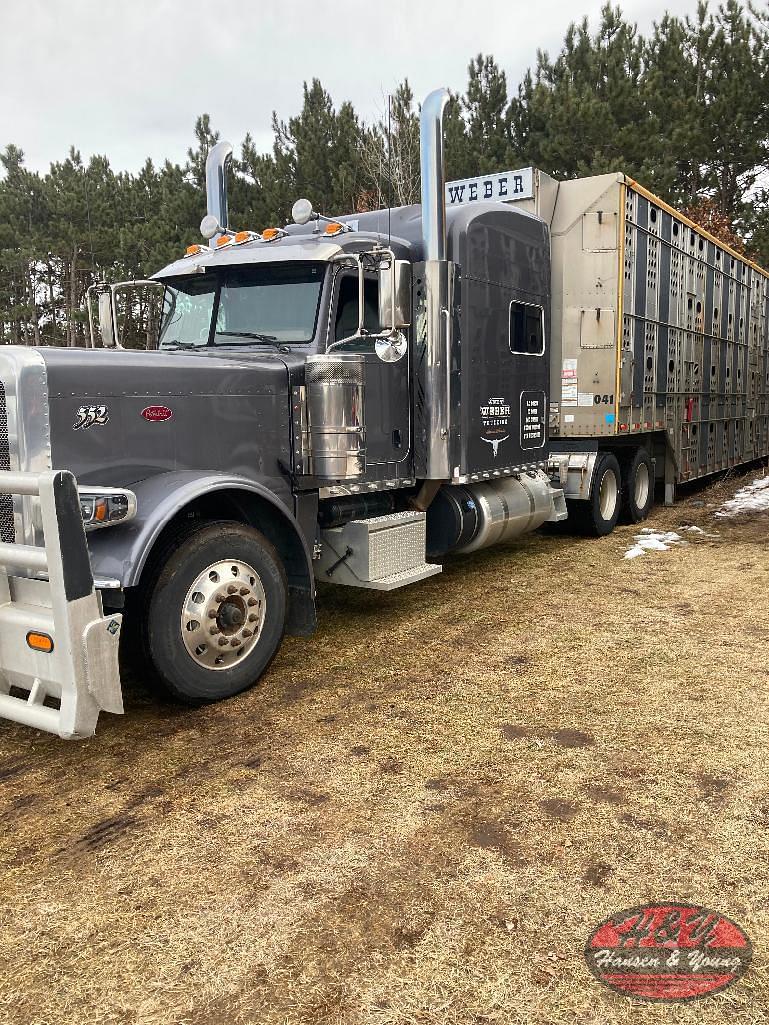 Image of Peterbilt 389 Primary image