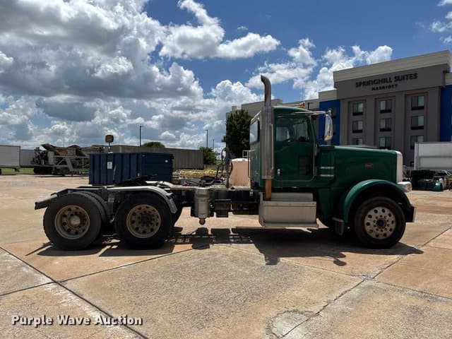 Image of Peterbilt 389 equipment image 3