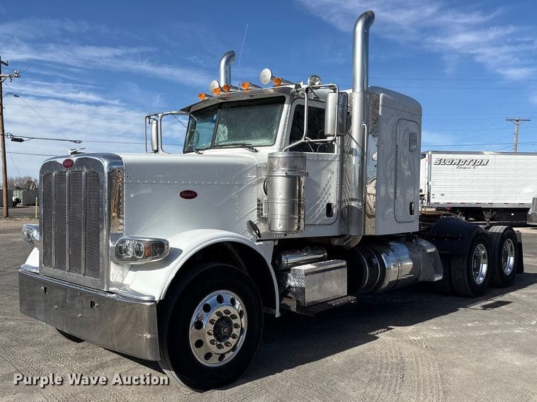 2016 Peterbilt 389 Equipment Image0