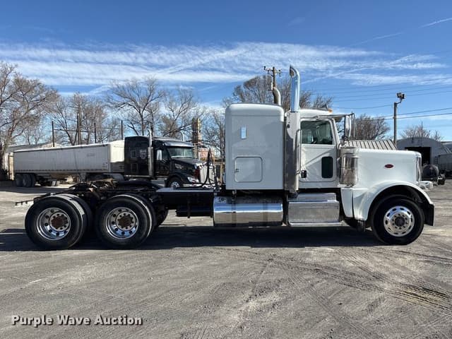 Image of Peterbilt 389 equipment image 3