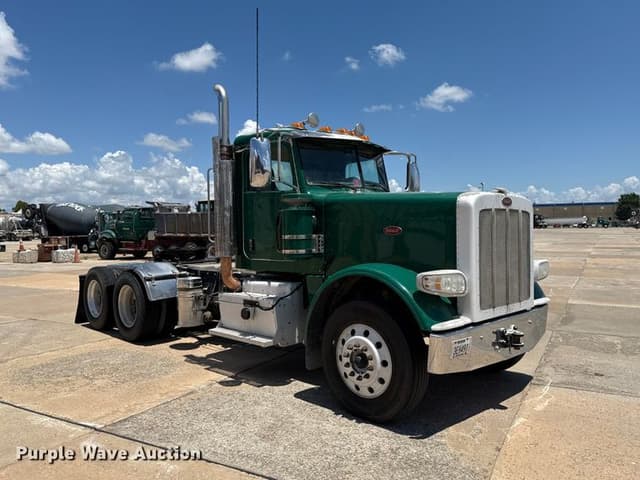 Image of Peterbilt 389 equipment image 2